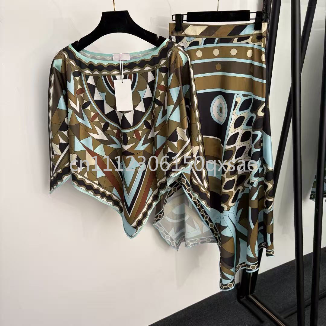 Streetwear Brand Designs - Luxuriöses Design Damen Schwarzes Umhangkleid-Set mit
